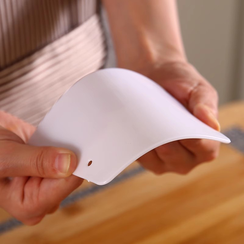 Espátula curvada para crema, c - Dough Scraper Curved reseña y precio